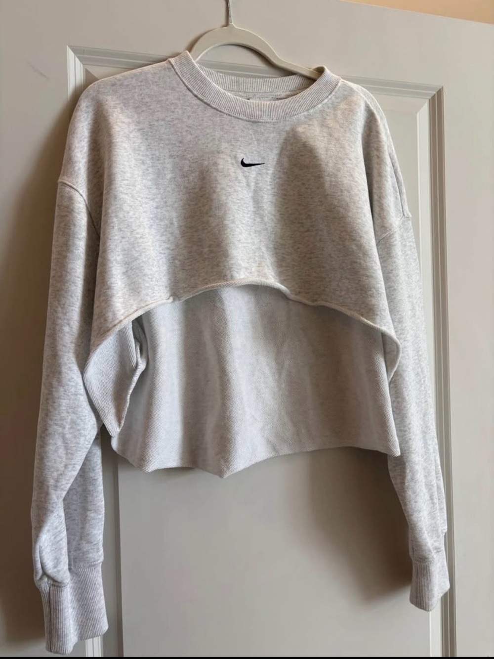 Nike Women's Heather Light Gray Cropped Crew Sweatshirt